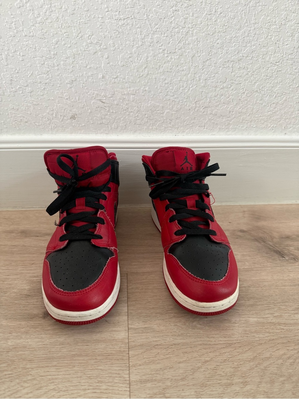 jordan 1 mid reverse bred